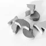 סט ארנבות בשדה