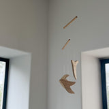 ׳סנונית׳- אובייקט תלייה קינטי